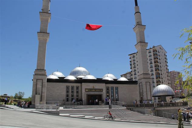 talas ta abdulhamid han camii acildi