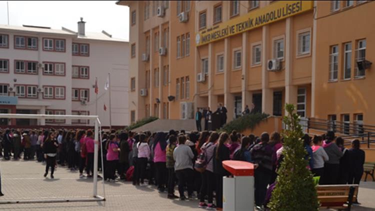 Il Muftumuz Ogrencilerle Bir Araya Geldi