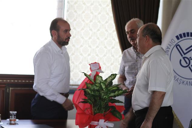 Tayini Cikan Vaiz E Veda Edildi