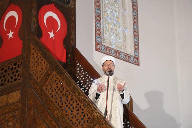 Diyanet Isleri Baskani Erbas Cuma Hutbesinde Tum Insanliga Cagrida Bulundu