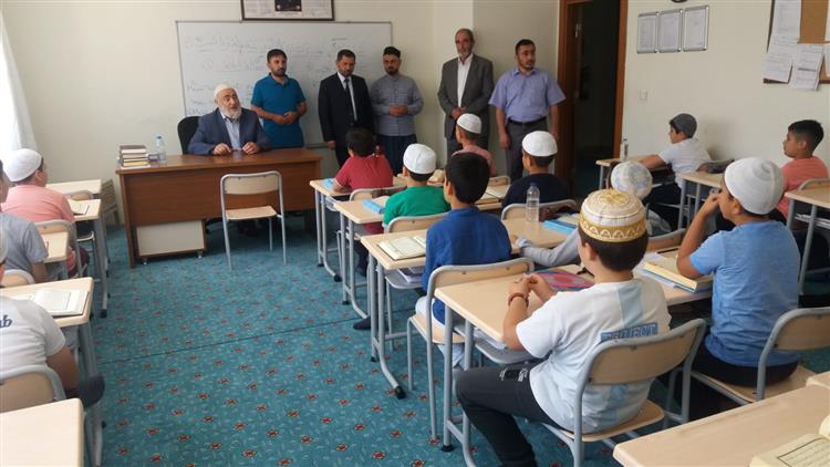 Adalet Bakani Abdulhamit Gul Un Babasi Cemil Gul Ilce Muftumuz Enver Turkmen Ile Birlikte Muftulugumuze Bagli Karapurcek Erkek Yatili Hafizlik Kur An Kursunu Ziyarette Bulundu