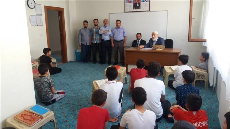 Adalet Bakani Abdulhamit Gul Un Babasi Cemil Gul Ilce Muftumuz Enver Turkmen Ile Birlikte Muftulugumuze Bagli Karapurcek Erkek Yatili Hafizlik Kur An Kursunu Ziyarette Bulundu