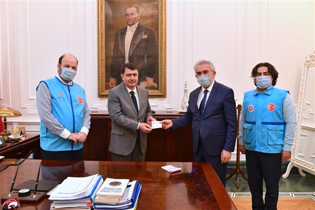 Ankara Valisi Vasip Sahin Kurban Vekaletini Turkiye Diyanet Vakfi Na Verdi