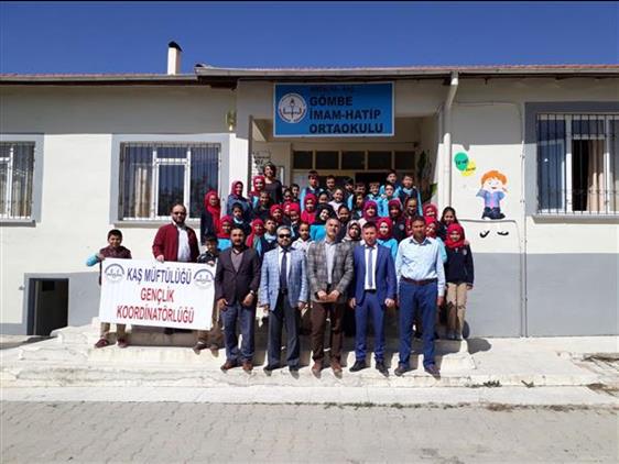 Diyanet Genc Gonulluleri Ilce Muftumuz Ile Bir Araya Geldi