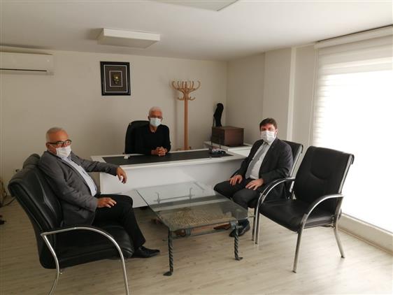 Ilce Muftumuz Abdullah Eroglu Tdv Mutevelli Heyeti Uyesi Sayin Fatih Tatar Bey Ile Birlikte Ilcemiz Esnaflarindan Uzman Elektrik Sahibi Sayin Mehmet Ali Cengiz Bey I Isyerinde Ziyaret Etti