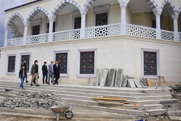 Ardahan Valisi Huseyin Oner Serhat Ulu Cami Insaatinda Incelemelerde Bulundu