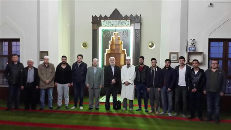 Muftu Kucuk Kyk Bandirma Erkek Ogrenci Yurdu Ogrencileriyle Sabah Namazinda Bulustu