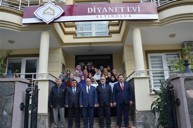 uluslararasi ilahiyat ogrencileri ilcemizde misafir edildiler