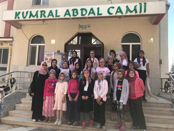 Mehmet Akif Ersoy Ortaokulu Nda Ogrenim Goren Yaz Kur An Kursu Ogrencileri Kumral Abdal Camii Ni Ziyaret Ettiler
