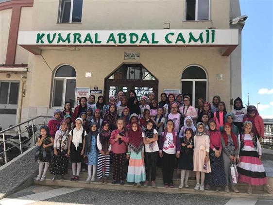 Mehmet Akif Ersoy Ortaokulu Nda Ogrenim Goren Yaz Kur An Kursu Ogrencileri Kumral Abdal Camii Ni Ziyaret Ettiler