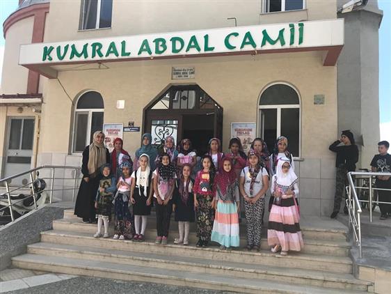 Mehmet Akif Ersoy Ortaokulu Nda Ogrenim Goren Yaz Kur An Kursu Ogrencileri Kumral Abdal Camii Ni Ziyaret Ettiler