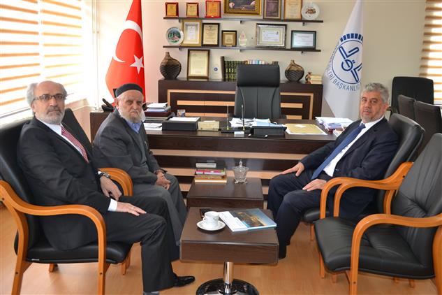 Hakka Hizmet Vakfi Baskani Ali Riza Ozturk Hocaefendi Ve Yesilay Eskisehir Sube Baskani Uzm Dr Sitki Karaca Il Muftusunu Ziyaret Etti