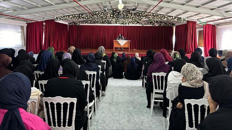 "Beylikdüzü Müftülüğü Kur'an Kurslarına Yönelik Mevlid-i Nebi Programı"