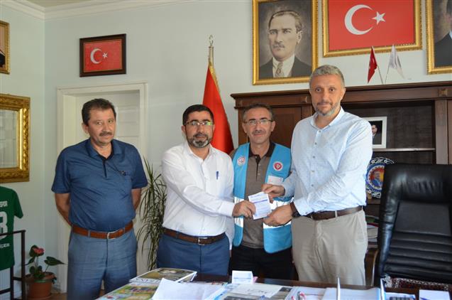 Simav Belediye Baskani Av Adil Bicer Den Diyanet Vakfina Kurban Bagisi